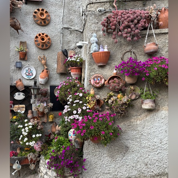 Meet your Posher, Eileen - Picture 2 of 4